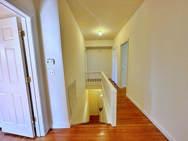 Building Photo - 1208 Avondale Ave