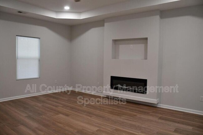 Building Photo - 5111 Spalding Ave