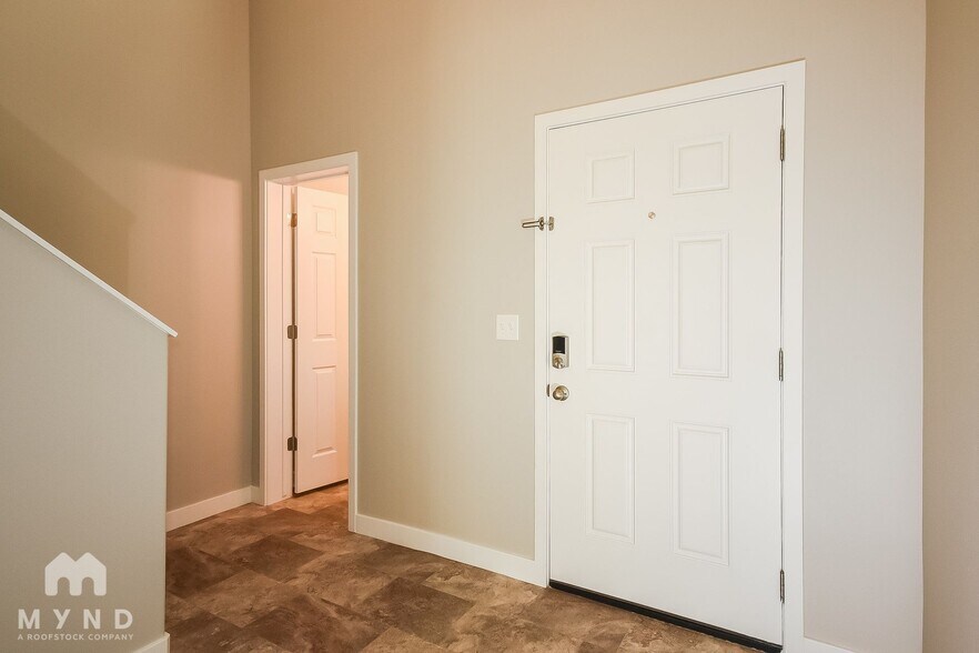 Building Photo - 961 Stonehaven Dr