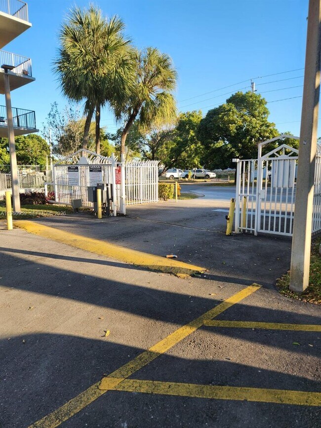 Building Photo - 11301 SW 200th St