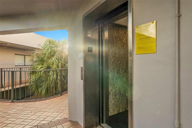 Building Photo - 8500 SW 133rd Avenue Rd