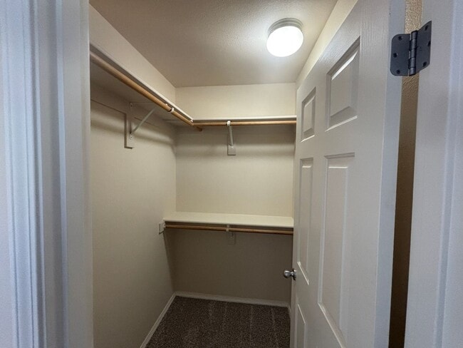 Building Photo - 3 Bedroom 2.5 Bath Duplex