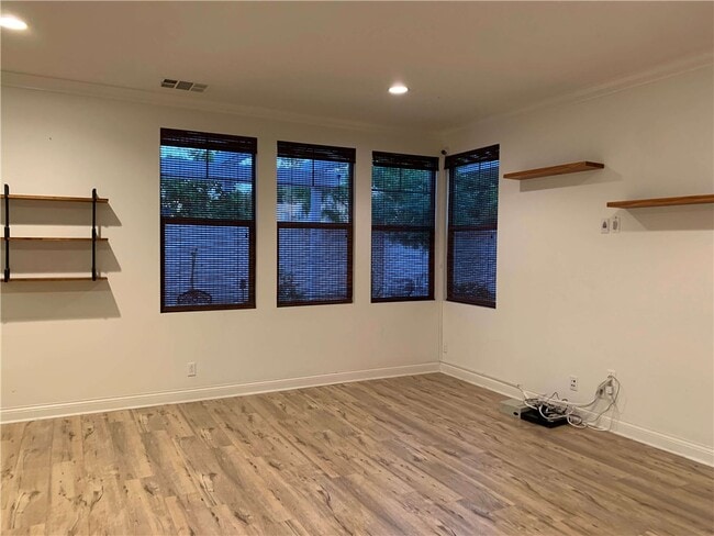 Building Photo - 166 Willowbend