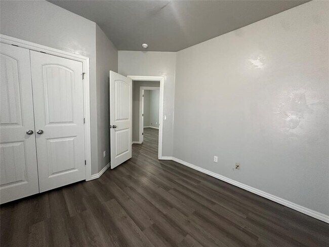 Building Photo - 8017 NW 160th Terrace