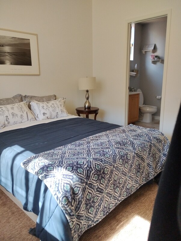 Building Photo - 1122 Mitchell Ln