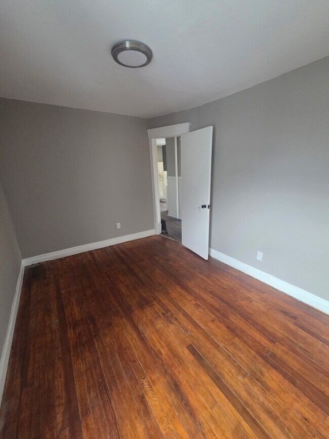 Building Photo - 398 Dearborn St