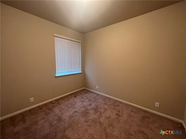 Building Photo - 472 Copper Hill Dr