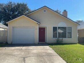 Building Photo - 2/2 Middleburg Florida