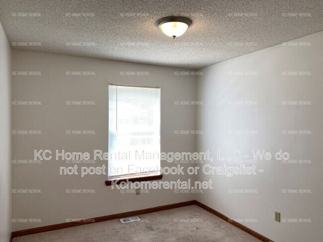 Building Photo - 8002 NW 79th Pl
