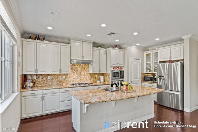 Building Photo - 5 br, 3.5 bath House - 5039 Osborne Circle...