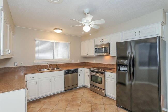 Building Photo - 613 W Castle Harbour Dr