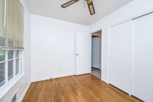 Building Photo - Charming 3BR Home with Hardwood Floors, Fireplace & Bright Living Spaces in Midlothian