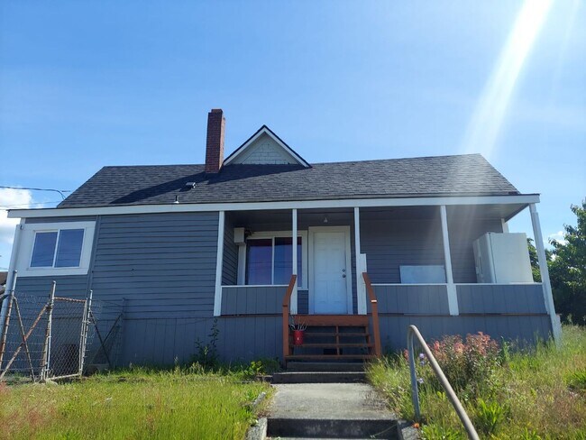 Building Photo - Charming Tacoma Home on a Peaceful Corner Lot!