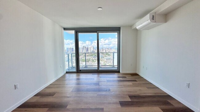 Building Photo - 1500 Rycroft St