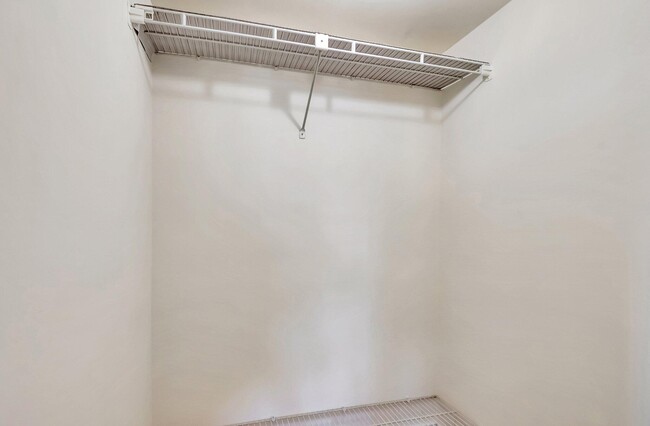 Building Photo - 2840 SW 13th St