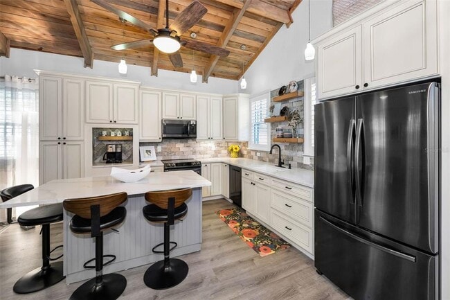 Building Photo - 525 Lexington St