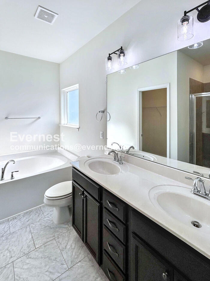 Building Photo - 799 Coopers Wy