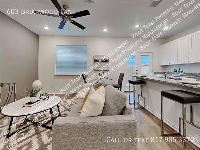 Building Photo - 603 Briarwood Ln