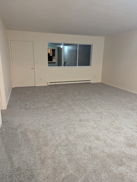 Building Photo - 4063 Oneida St