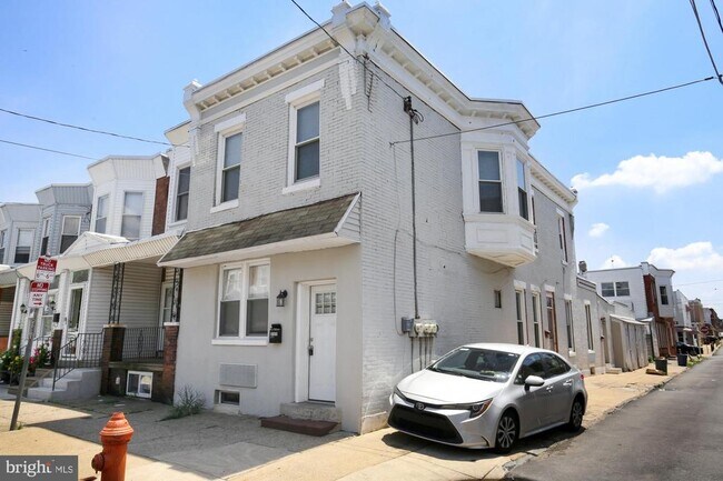 Building Photo - 3127 Cedar St