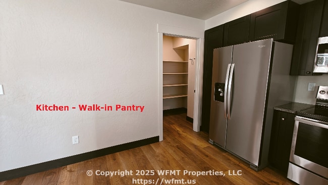 Building Photo - 852 S Camas Ln