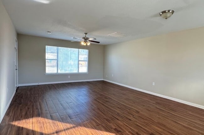 Building Photo - 1205 15th St