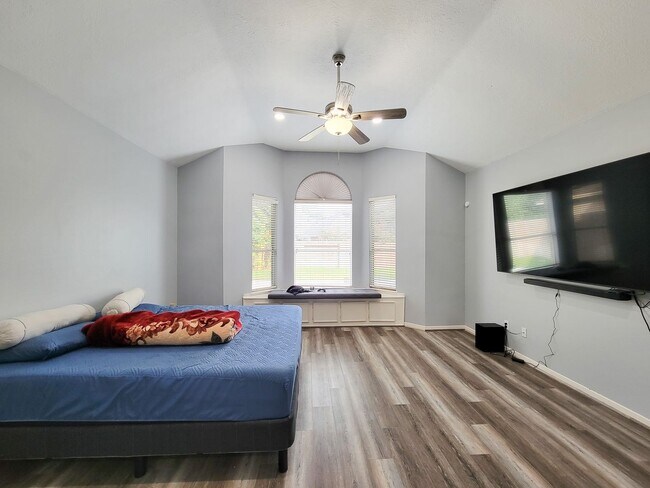Building Photo - The perfect place to come home to! This be...