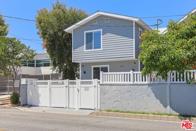 Building Photo - 119-119 S Myers St