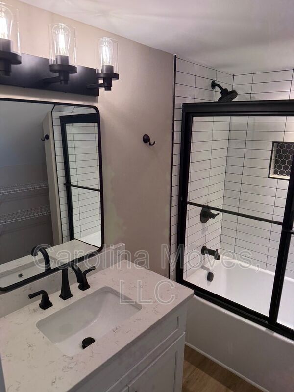 Building Photo - 50 Hutchins St