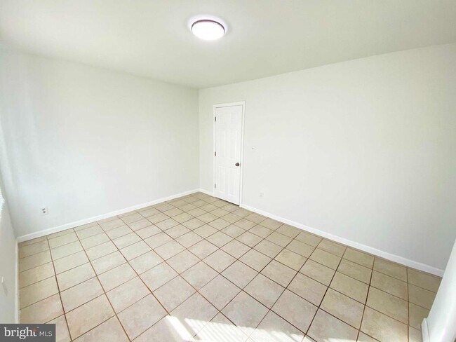 Building Photo - 3118 Hartville St