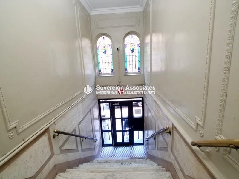Building Photo - 707 W 171st St