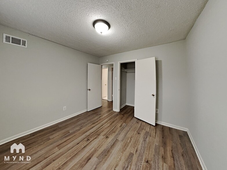 Building Photo - 2061 Coral Hills Dr