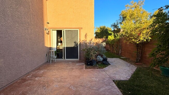 Building Photo - Excellent home in Providence Las Vegas. 3 Bedroom, loft  and cute backyard! Must see!