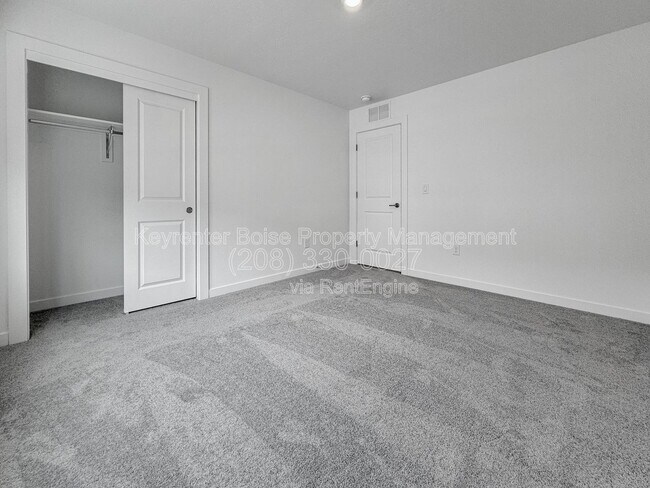 Building Photo - 4119 W Perspective St