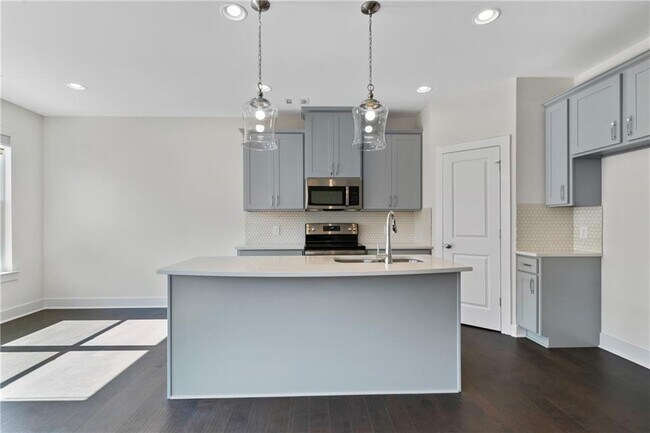 Building Photo - 64 Auburn Wds Dr