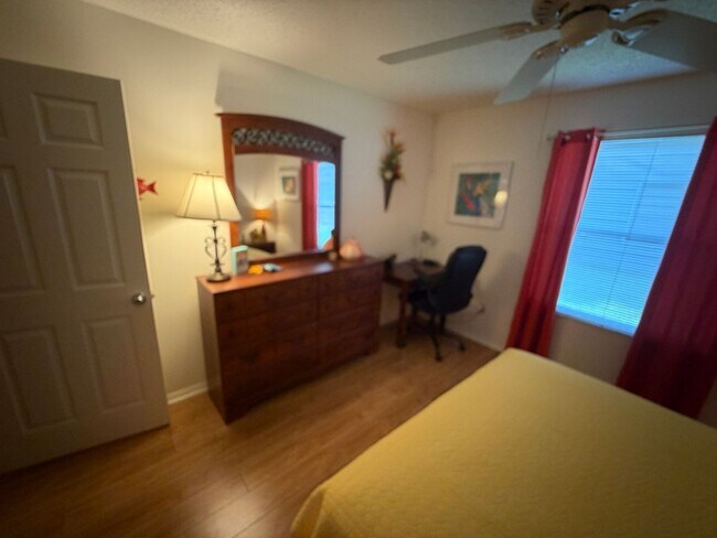 Building Photo - 2 bedroom 2 bath patio villa
