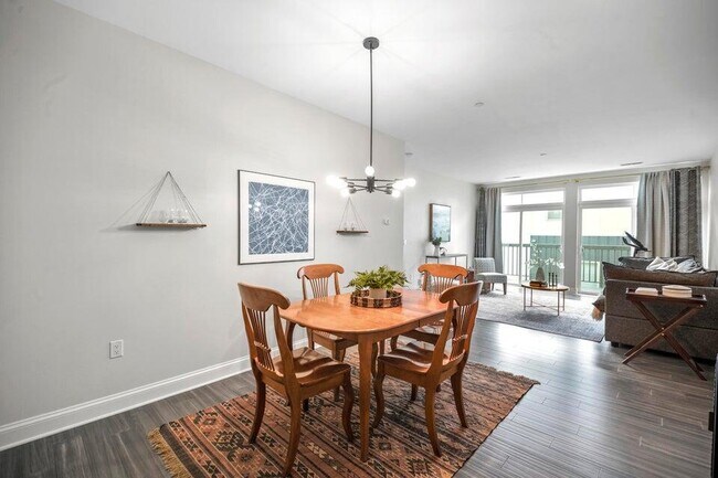 Building Photo - 1905 N Water St