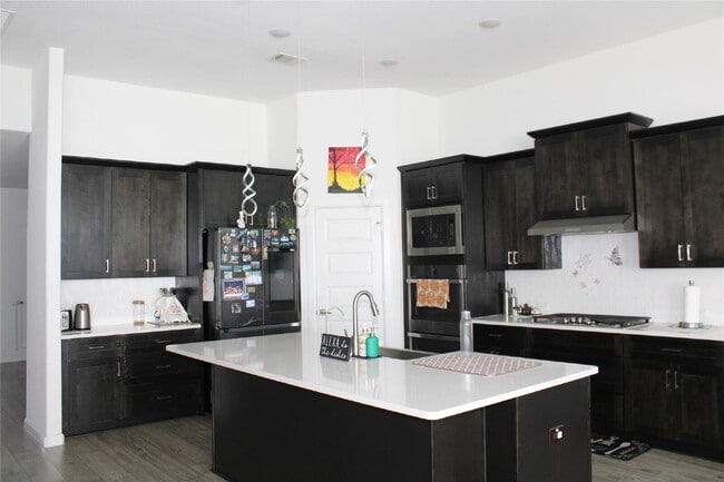 Building Photo - 3108 Armstrong Ave