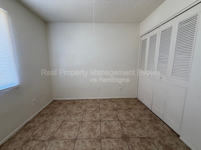 Building Photo - 13829 N 48th Ave