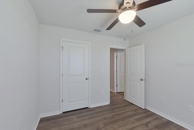 Building Photo - 1835 Nelson Rd N