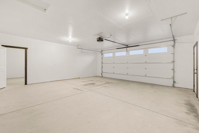 Building Photo - K288LI