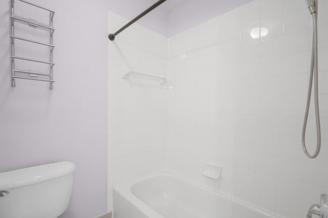 Building Photo - 16207 Sierra Palms Dr