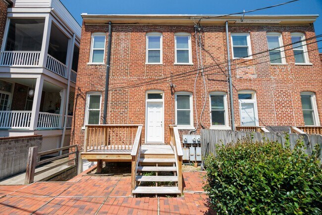 Building Photo - 1721 Hanover Ave