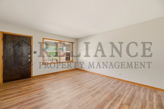 Building Photo - 656 S Whittier St