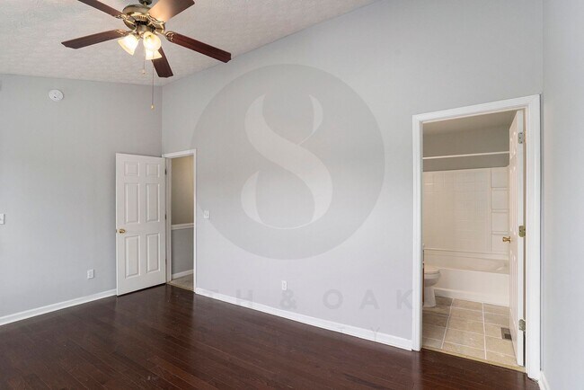 Building Photo - 3BR/2.5BA Townhouse Near Flat Shoals Parkway!