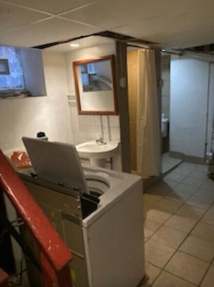 Building Photo - 1812 Locust St