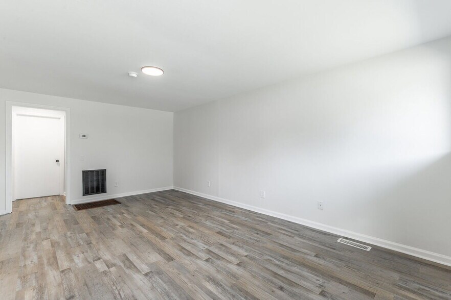 Building Photo - 2171 Dugan St