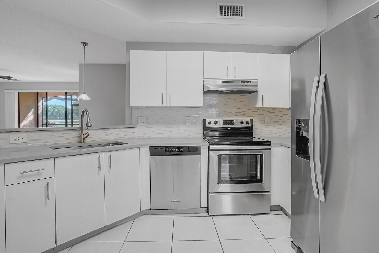 Building Photo - 401 SW 158th Ter