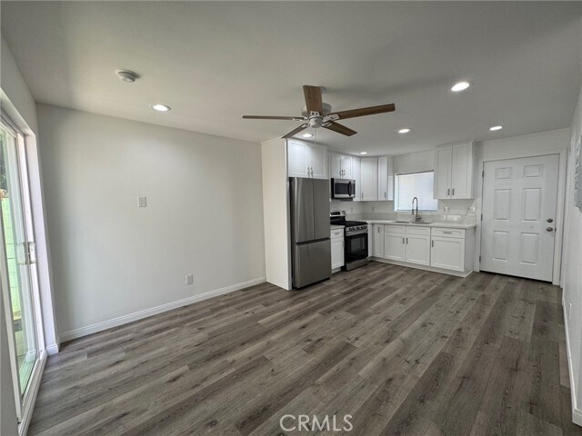 Building Photo - 6838 Aura Ave