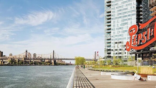 Building Photo - 1 bedroom in LONG ISLAND CITY NY 11109